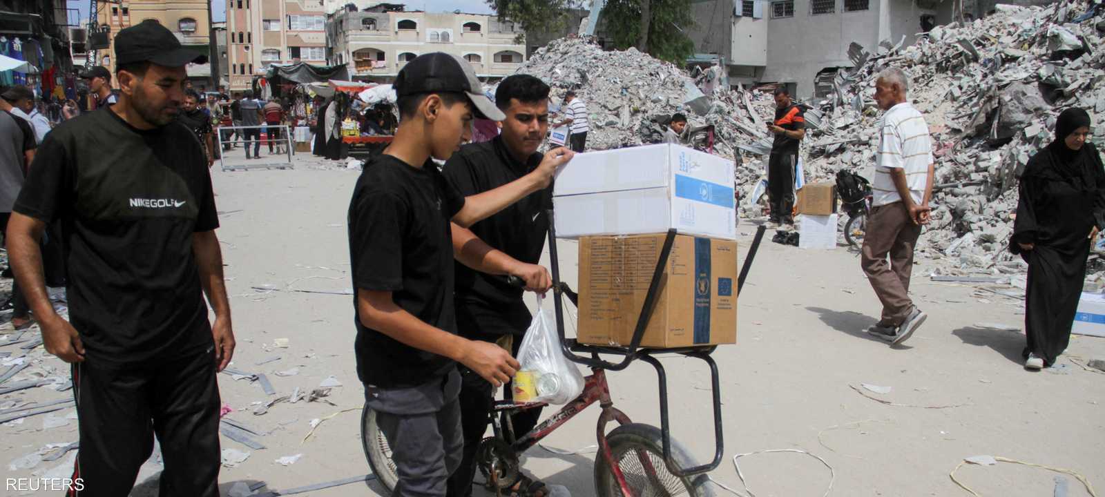 تقول وكالات الإغاثة إن إمدادات الغذاء في غزة ستنفد خلال أيام