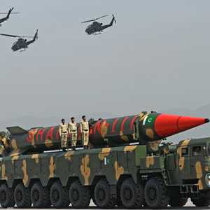 صاروخ باليستي بعيد المدى خلال عرض عسكري في اكستان.. أرشيفية