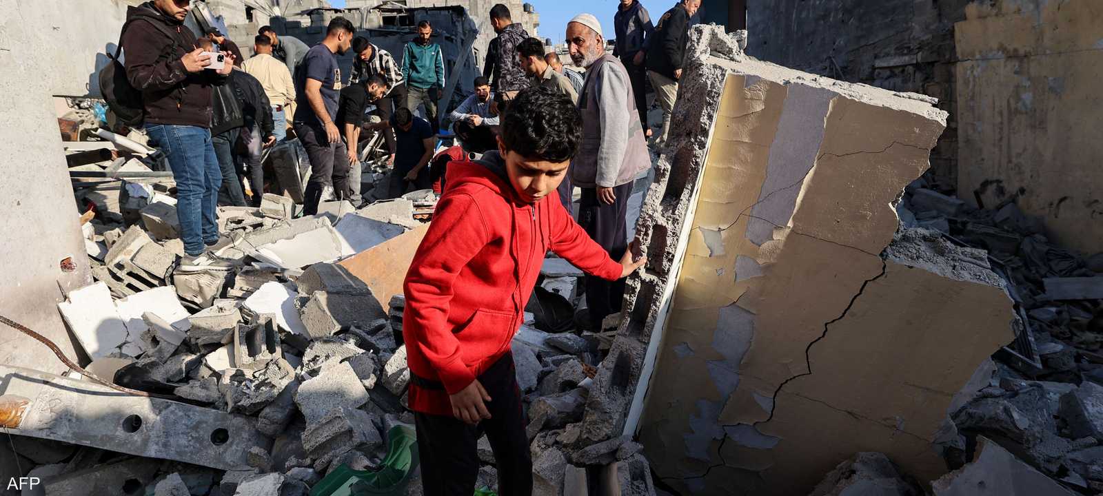 غارة إسرائيلية على مخيم البريج وسط قطاع غزة