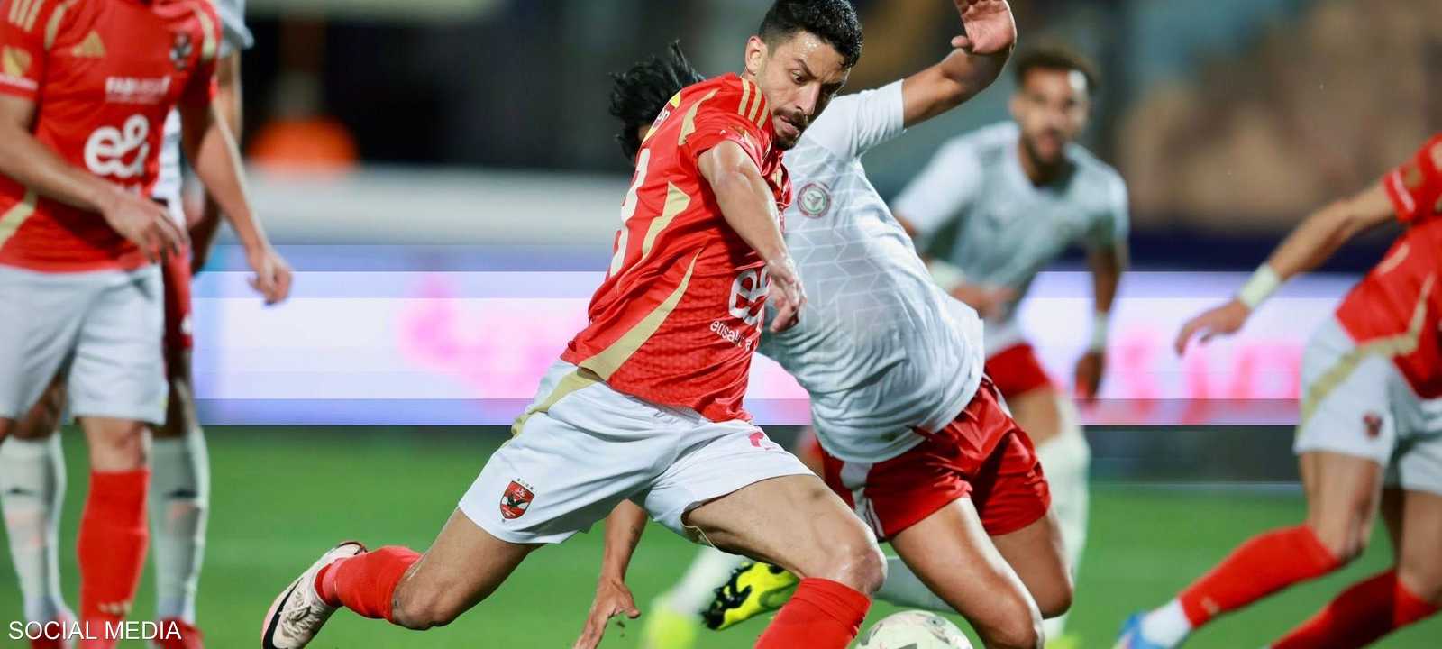 لحظة تسجيل طاهر محمد طاهر الهدف الأول للأهلي