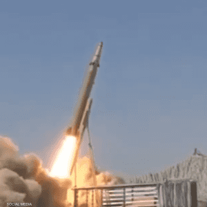 يبلغ مدى الصاروخ 1200 كيلومتر