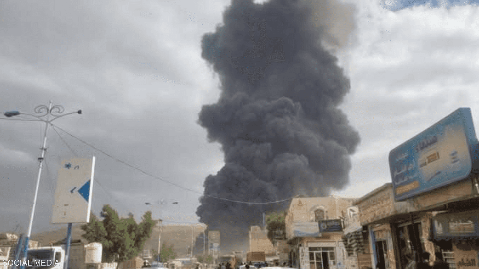 إسرائيل أغارت على عدمة مرافق في اليمن