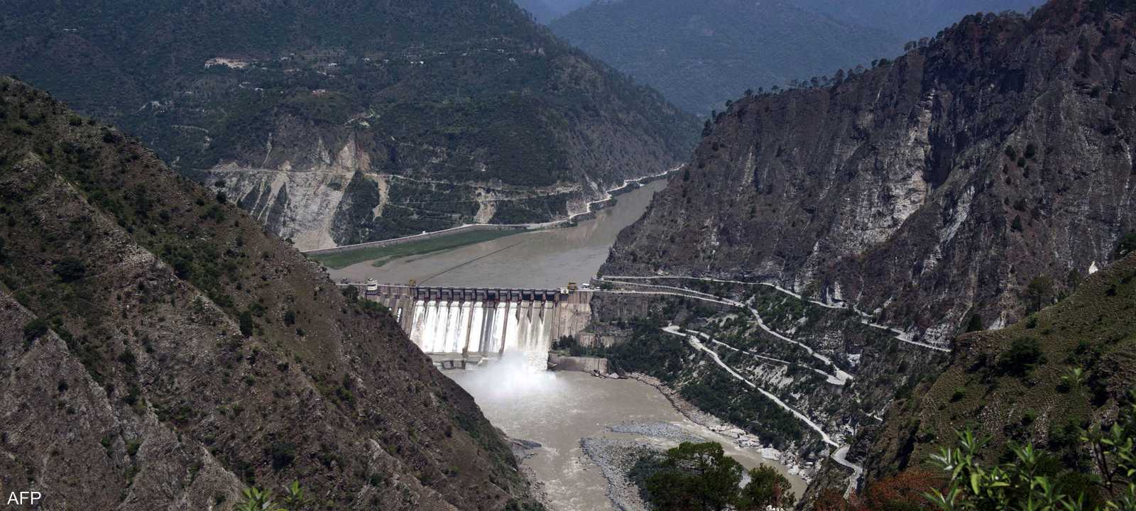 سد سالال للطاقة الكهرومائية على نهر شيناب