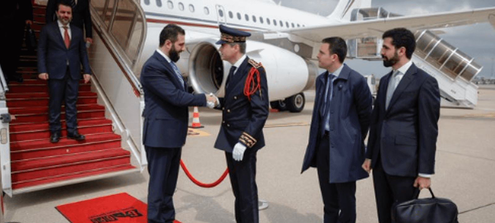 الشرع في مطار شارل ديغول