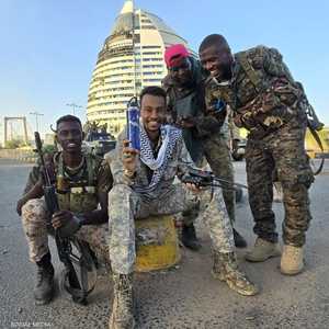 في المقدمة قائد كتيبة البراء بن مالك