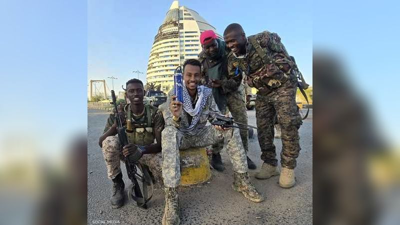 في المقدمة قائد كتيبة البراء بن مالك