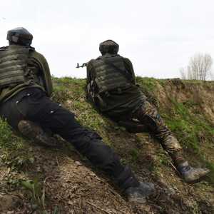 جنود هنود في كشمير المتنازع عليها مع باكستان - أرشيف