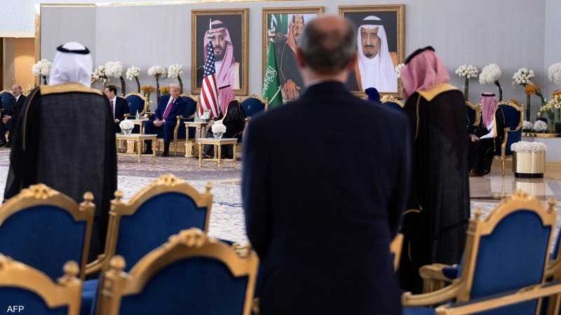 ترامب وصف الزيارة بالتاريخية