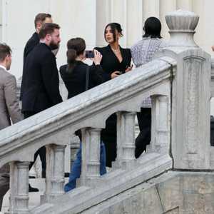 كانت كارداشيان ترتدي تنورة سوداء خلال حضورها إلى المحكمة