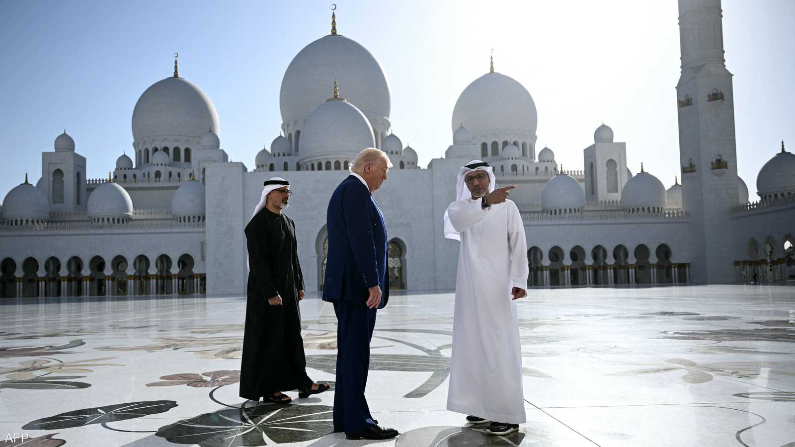 ترامب يعبر عن فخره لزيارة مسجد الشيخ زايد الكبير في أبوظبي