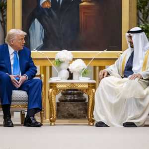 الشيخ محمد بن زايد يستقبل ترامب في قصر الوطن