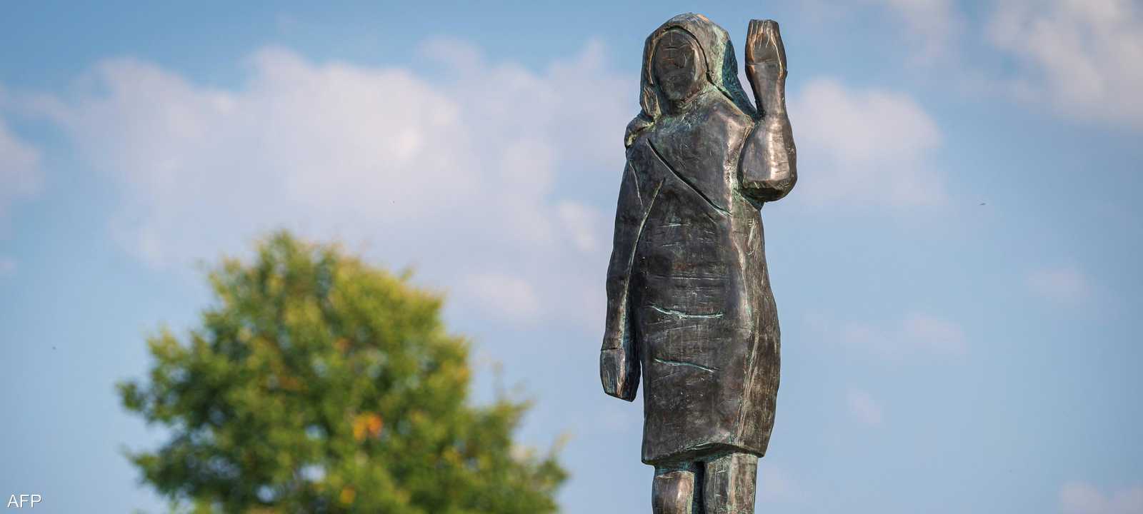 تمثال ميلانيا ترامب البرونزي في سلوفينيا