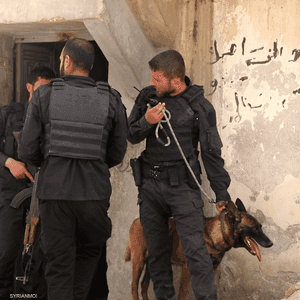 عناصر من الأمن السوري