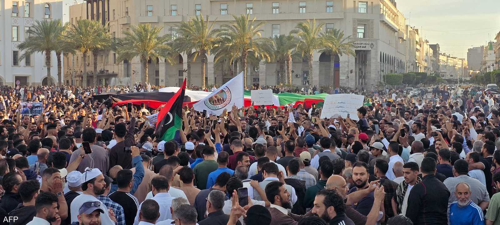تظاهرات تطالب برحيل رئيس الحكومة الليبية