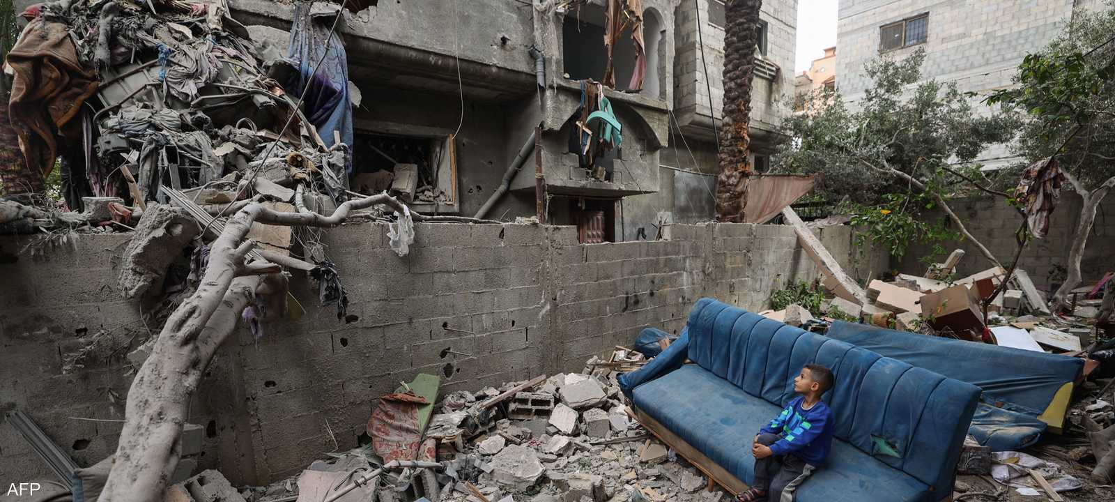 من آثار القصف الإسرائيلي على النصيرات