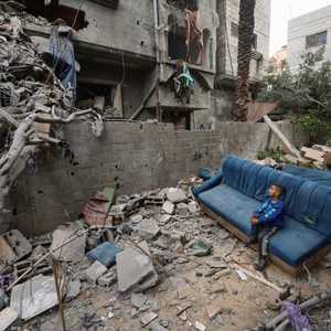 من آثار القصف الإسرائيلي على النصيرات