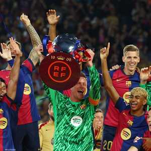 برشلونة توج باللقب الموسم الماضي