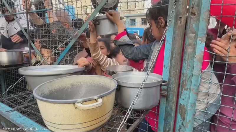 إسرائيل تُدخل الحد الأدنى من المساعدات لغزة