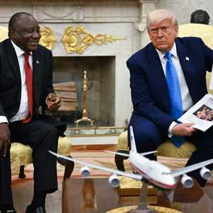 ترامب يفاجئ رئيس جنوب إفريقيا بأدلة "إبادة جماعية"