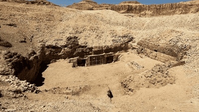 مصر.. كشف اسم وألقاب صاحب مقبرة أثرية في الأقصر