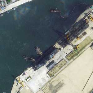 صورة فضائية تظهر حادث المدمرة البحرية