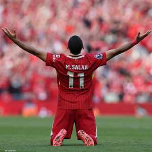 النجم المصري محمد صلاح لاعب ليفربول الإنجليزي