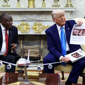 دونالد ترامب خلال اجتماعه مع الرئيس الجنوب إفريقي