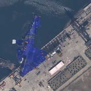 السفينة المنكوبة كما تظهر في صور من الفضاء