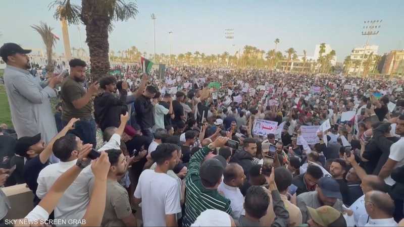 اتساع رقعة الاحتجاجات في طرابلس للمطالبة برحيل حكومة الدبيبة