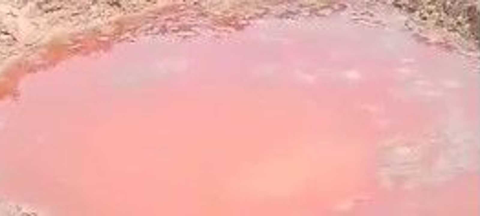 مياه تحولت إلى اللون الوردي بعد هجوم في السودان