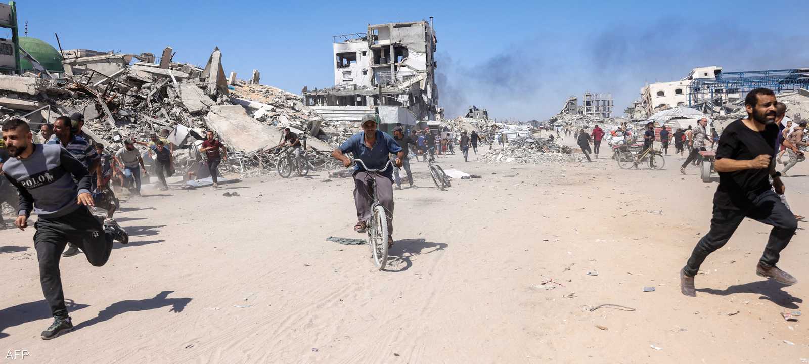 يهربون من القصف الإسرائيلي على جباليا