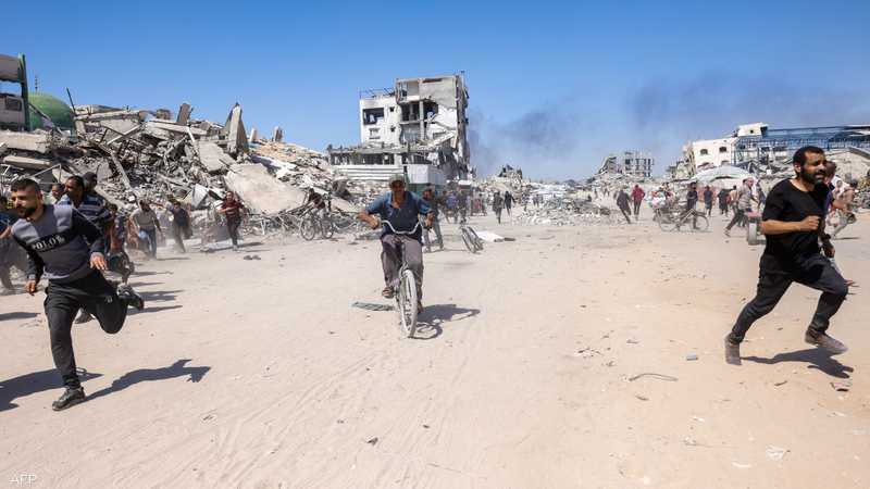 يهربون من القصف الإسرائيلي على جباليا