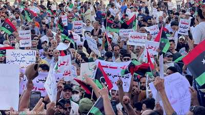 الاحتجاجات تتواصل في العاصمة الليبية.. ومطالب بدستور دائم