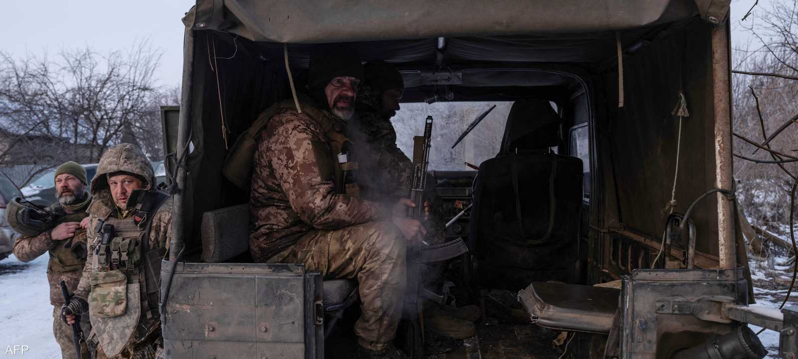 عناصر من القوات الأوكرانية في إحدى جبهات القتال
