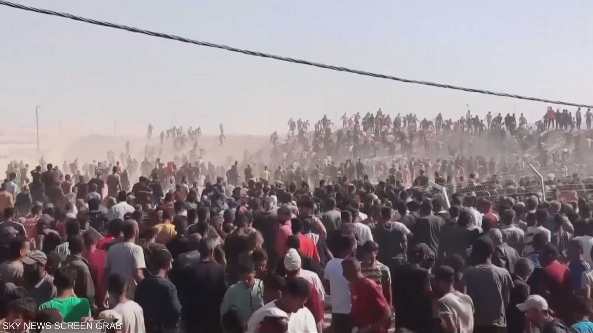 غزة.. توزيع المساعدات وفوضى اليوم الأول