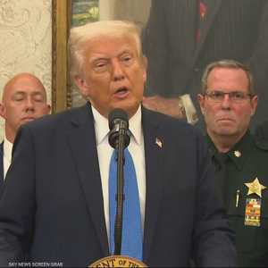 ترامب يصعد لجهته ضد بوتين ويتهمه باللعب بالنار