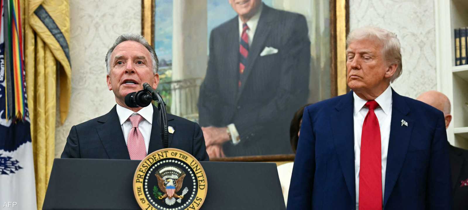 ترامب وويتكوف خلال المؤتمر الصحفي