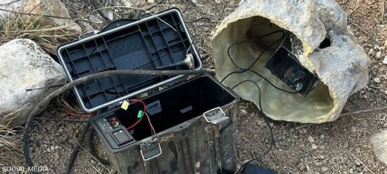 جهاز تجسس إسرائيلي مموه ومزوّد بآلة تصوير