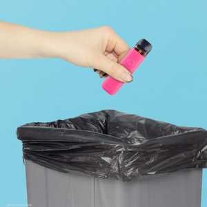 لتدخين السجائر الإلكترونية أضرارا على الصحة.. أرشيفية