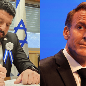 ألموغ كوهين وإيمانويل ماكرون