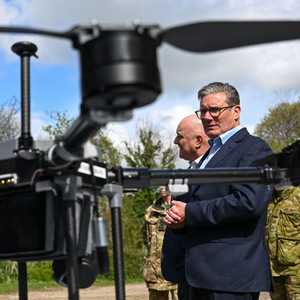 رئيس الوزراء البريطاني كير ستارمر أمام مسيرة.. أرشيفية