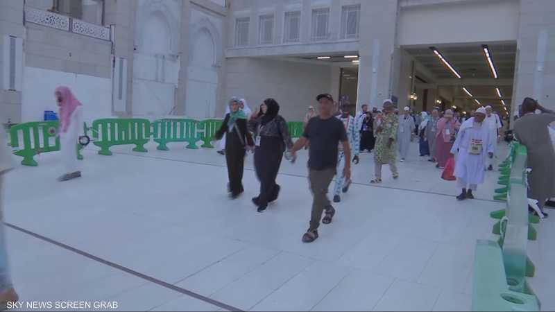 السلطات السعودية تستنفر مع توافد الحجاج إلى عرفة