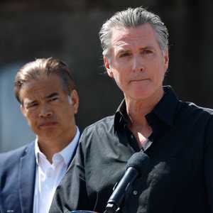 الحاكم الديمقراطي لكاليفورنيا غافين نيوسوم