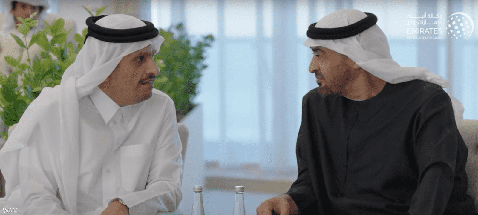 رئيس دولة الإمارات يستقبل رئيس مجلس الوزراء القطري