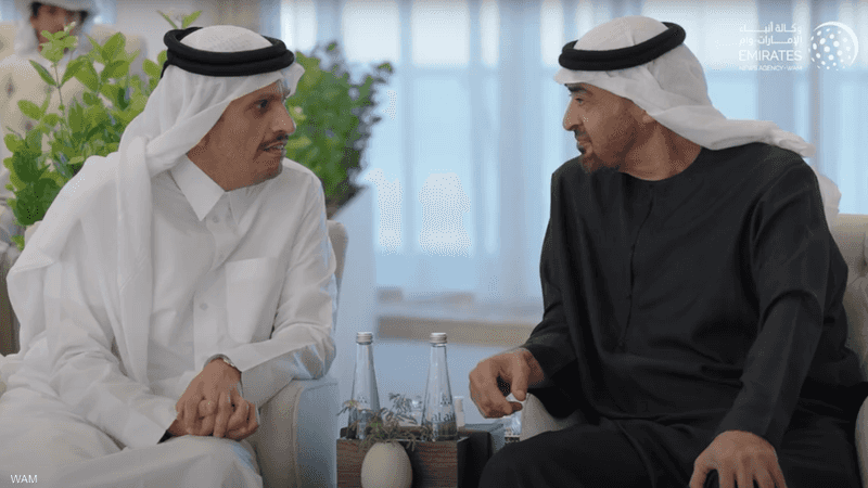 رئيس دولة الإمارات يستقبل رئيس مجلس الوزراء القطري