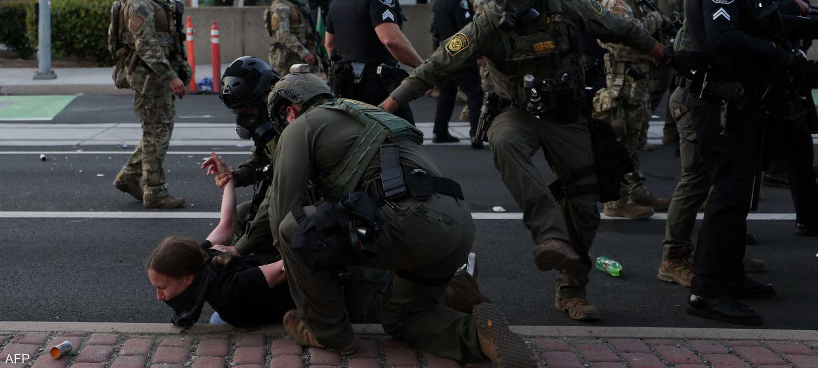 مواجهات في مدينة سانتا أنا بكاليفورنيا