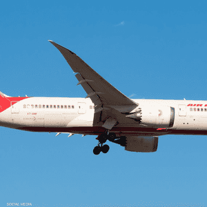 الطائرة من طراز بوينغ 787-8