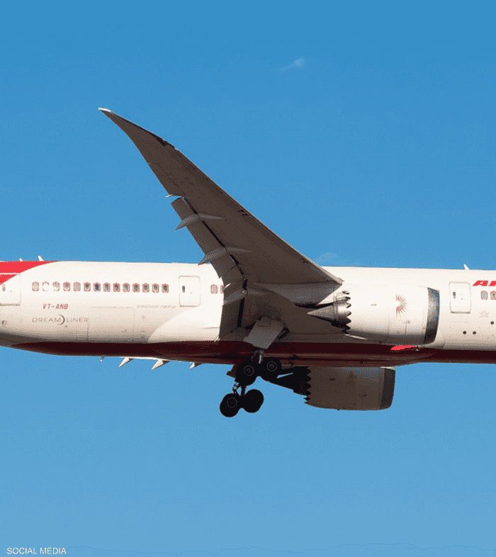 الطائرة من طراز بوينغ 787-8