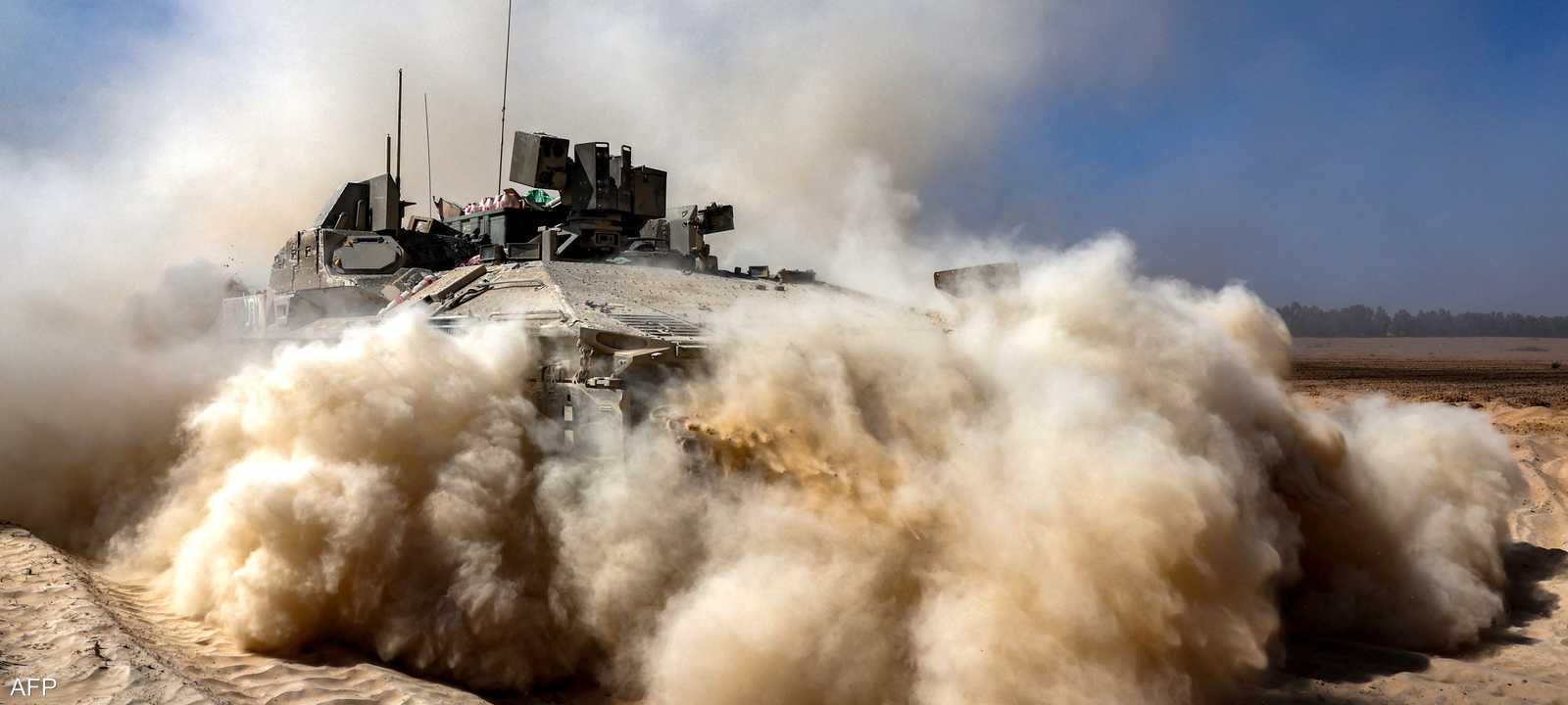 دبابة إسرائيلية تتحرك نحو نقطة جديدة في غزة