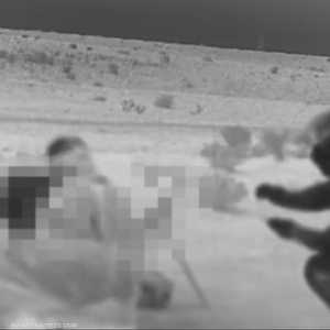 صور لعملاء الموساد وهم يركبون أنظمة أسلحة هجومية داخل إيران